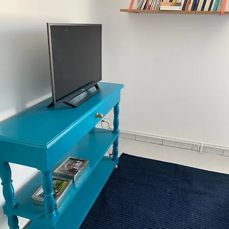 L'estanque L'etang Des Parking Climatisation Tatil Evi